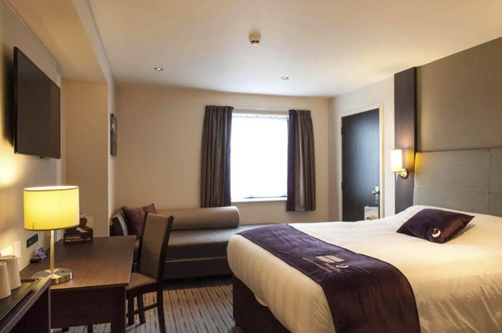 Premier Inn Premier Inn York South West Extérieur photo