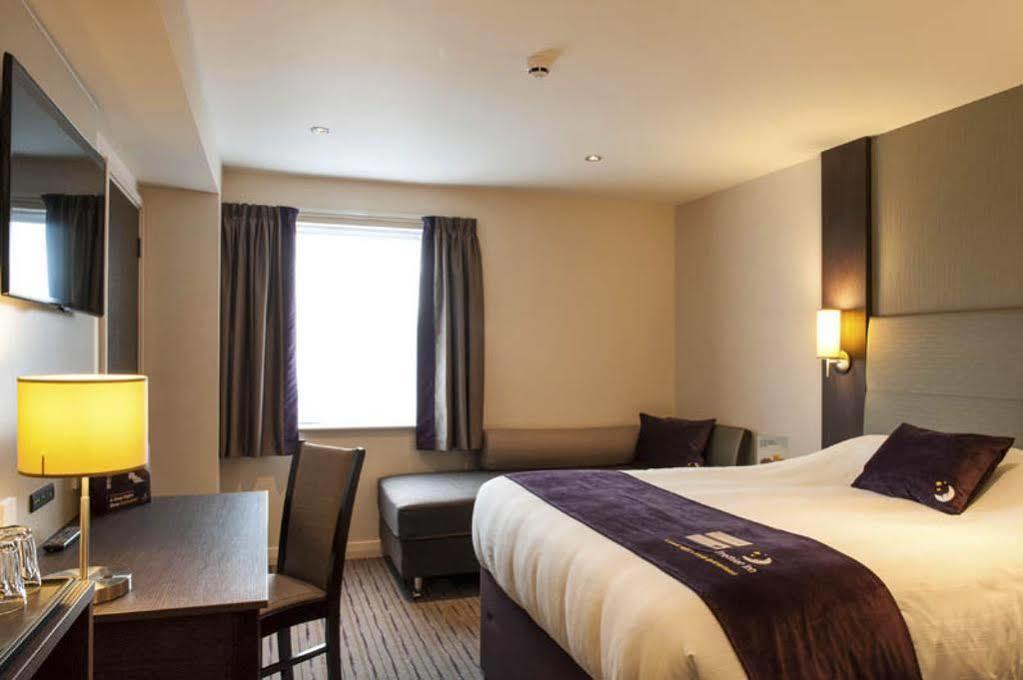 Premier Inn Premier Inn York South West Extérieur photo