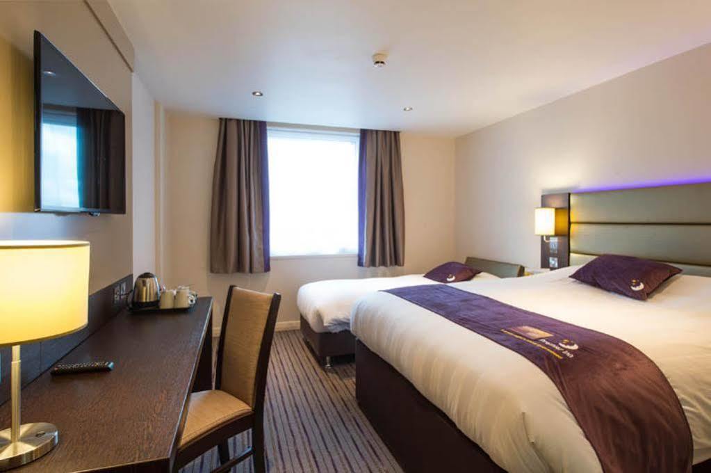 Premier Inn Premier Inn York South West Extérieur photo