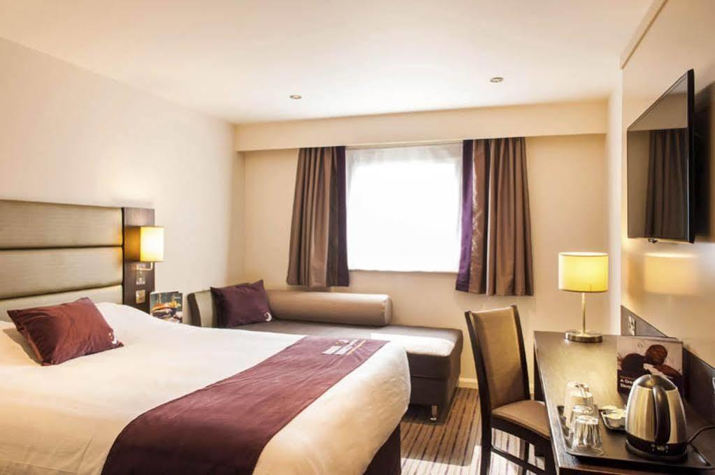 Premier Inn Premier Inn York South West Extérieur photo
